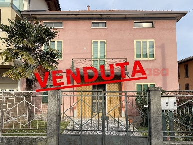 Foto Casa indipendente in ITALIA, Osio Sotto di 200 m² con 5 locali