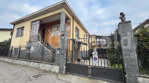 casa indipendente in vendita a Vigevano