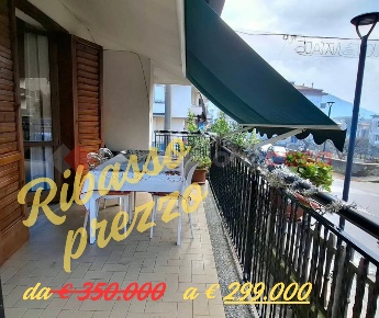 Foto Casa indipendente in Via Botta 152, Siano di 290 m² con 6 locali