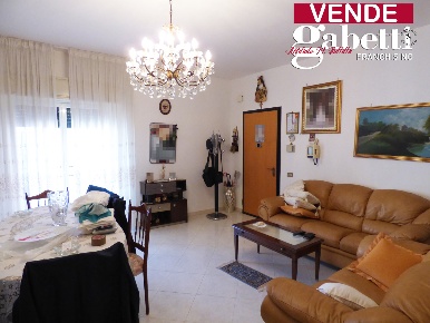 Foto Appartamento in Via CutÃ² 32, Bagheria Centro di 133 m² con 4 locali