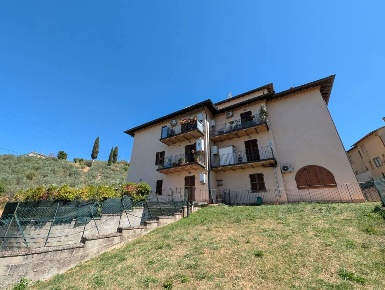 Foto Appartamento in Via ETRUSCA 1, Bettona di 115 m² con 4 locali