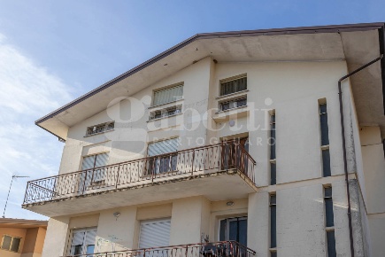 Foto Appartamento in Via De Sanctis 15, Portogruaro Centro di 125 m²