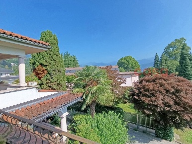Foto Villa singola in al lido, Stresa Centro di 495 m² con 11 locali