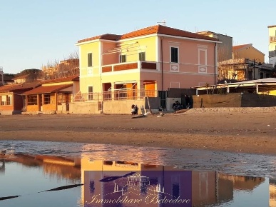 Foto Villa a schiera in Viale Italia, Follonica Zona Nuova, Pratoranieri