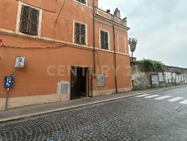 Foto Attività commerciale in Via Ulderico Midossi, Civita Castellana