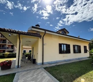 Foto Villa unifamiliare in Viale Marconi 43, Arquata Scrivia Centro