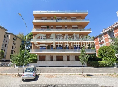 Foto Appartamento in VIALE DEI PRIMATI SPORTIVI 66, Roma di 198 m²