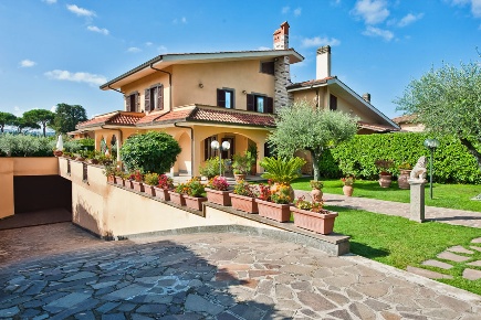 Foto Villa bifamiliare in Via della Pedica 232, Grottaferrata Centro