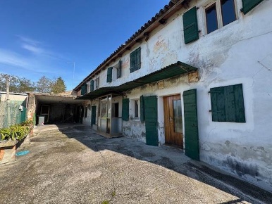 Foto Rustico a Treviso Santa Maria del Sile di 170 m² con 4 locali