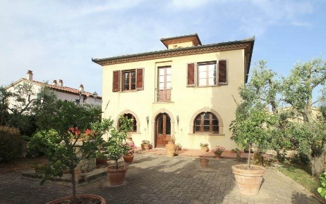 Foto Villa unifamiliare a Montescudaio di 380 m² con 10 locali in vendita
