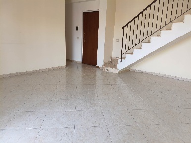 Foto Appartamento a Aci Catena Centro di 90 m² con 4 locali in vendita