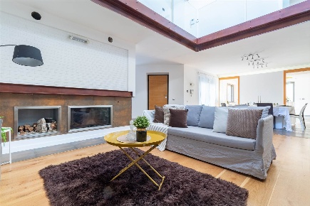 Foto Villa unifamiliare in Via Roma  141, Legnano San Martino di 307 m²