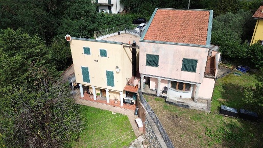 Foto Villa bifamiliare a La Spezia Montalbano - Valdurasca di 230 m²