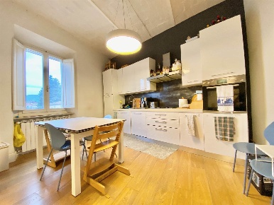 Foto Appartamento a Pistoia Centro Storico di 205 m² con 6 locali