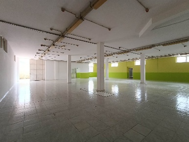 Foto Laboratorio in Via Monaci, Giffoni Valle Piana Mercato di 365 m²