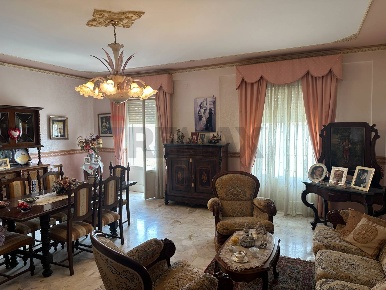 Foto Appartamento in Viale dei comuni 131, Siracusa di 116 m² con 4 locali