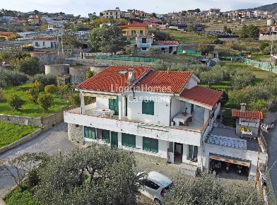 Foto Villa unifamiliare in Via Padre Semeria, Sanremo Foce - Semeria
