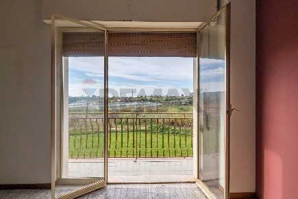 Foto Appartamento in via Righi 4, Comiso Centro di 150 m² con 7 locali