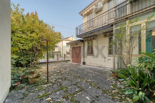 casa indipendente in vendita a Padova in zona Arcella
