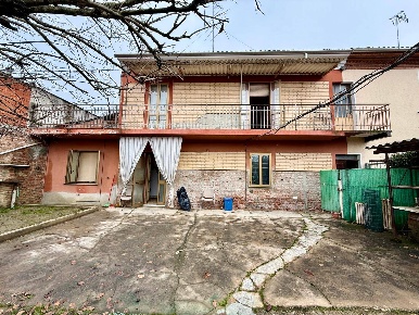 Foto Casa indipendente a Alessandria Cristo di 130 m² con 6 locali
