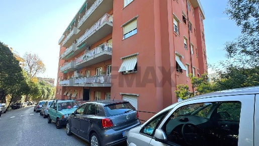 Foto Appartamento in Via Amerigo Vespucci, Genova Pegli di 90 m² in vendita