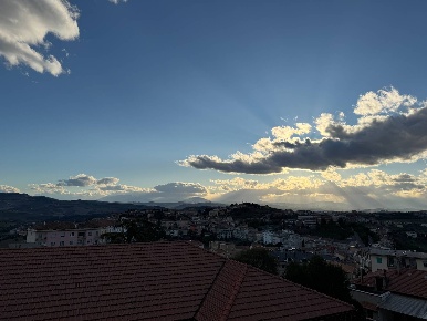 Foto Appartamento a Fermo di 81 m² con 5 locali in vendita