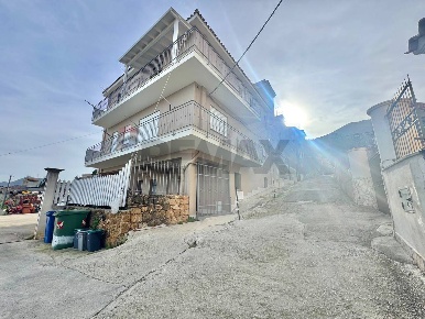 Foto Casa indipendente in Via Dolomiti 11, Carini Centro di 354 m²
