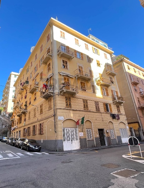 appartamento in vendita a Genova in zona Sestri Ponente