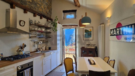 Foto Casa indipendente in via Pinchetti 5, Dizzasco Muronico di 100 m²