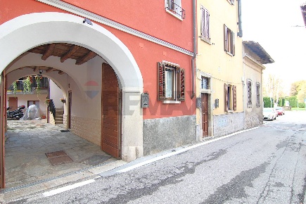 Foto Appartamento in VIA XXIV MAGGIO, Besano di 98 m² con 5 locali