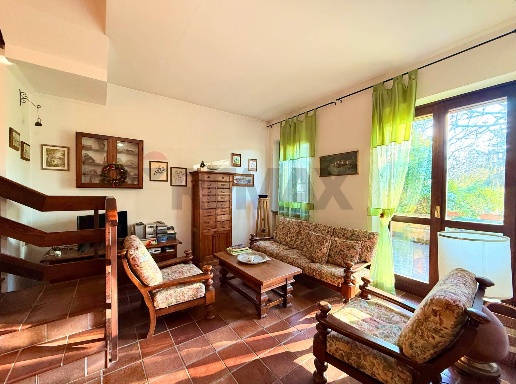 casa indipendente in vendita a Mezzanino