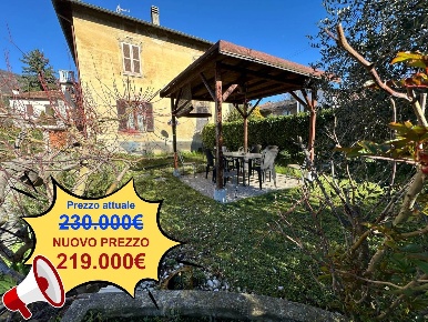 Foto Appartamento in via trieste, Arcisate Centro di 177 m² con 5 locali