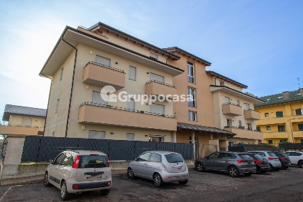Foto Appartamento in Via Olivelli, Magenta Centro di 62 m² con 2 locali