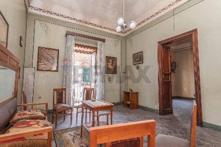 Foto Casa indipendente a Ragusa Centro di 286 m² con 10 locali in vendita