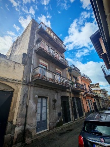 Foto Appartamento a Paternò di 170 m² con 4 locali in vendita