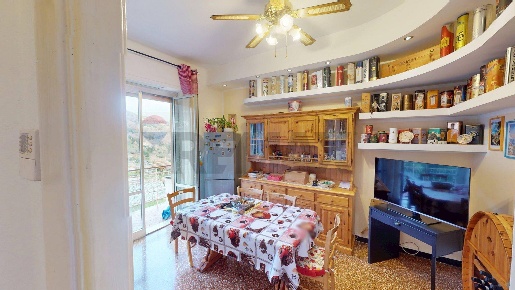 Foto Appartamento in Via Borzoli, Genova Borzoli di 80 m² con 3 locali