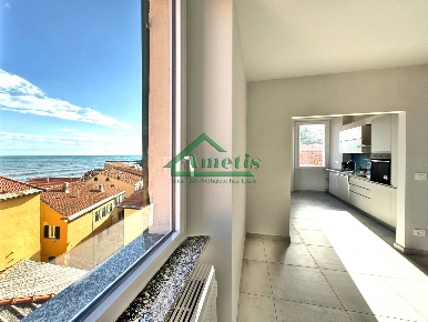 Foto Appartamento in Borgo Foce, Imperia Porto Maurizio di 94 m² in vendita
