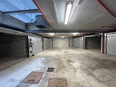 Foto Box in Viale Nino Bixio, Verona di 15 m² con 1 locali in affitto