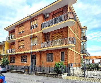 Foto Appartamento in Via Luigi Galvani, Nichelino di 88 m² con 5 locali