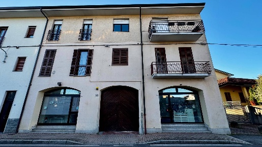 Foto Appartamento in VIA EINAUDI, Gerenzano di 103 m² con 3 locali