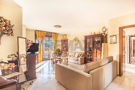 Foto Appartamento in Via Abruzzi, Segrate Area Lavanderie, Redecesio