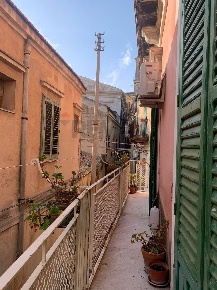 Foto Appartamento in vico medica, Modica Modica Alta di 122 m² con 5 locali