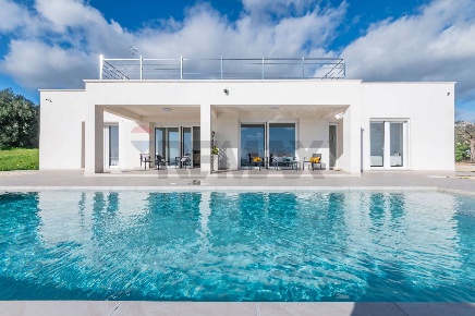 Foto Villa unifamiliare in Contrada Cacarozzo, Avola di 163 m² con 5 locali