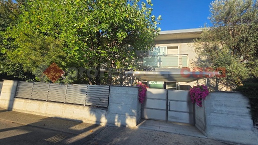 Foto Villa singola in F.lli Olgiati, Dairago di 293 m² con 4 locali