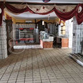 Foto Negozio in Strada Statale Appia snc, Benevento San Vito di 300 m²