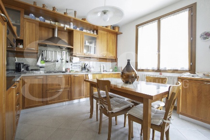 Foto Attico in Via Vanzo 9, Mogliano Veneto Centro di 148 m² con 7 locali