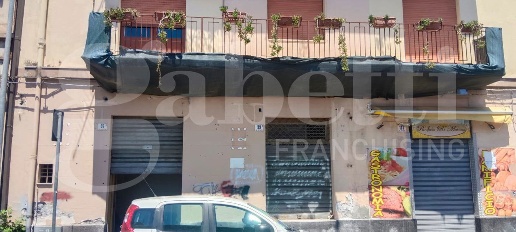 Foto Negozio in Via Re Martino 97-99, Catania Picanello di 36 m² in vendita