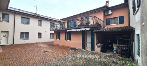 Foto Appartamento in Via Solferino 23, Leno Centro di 228 m² con 4 locali