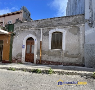 Foto Casa indipendente in via Dei Mille, Pachino Centro di 90 m² in vendita