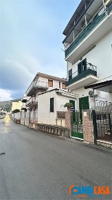 Foto Appartamento a Palermo Belmonte Chiavelli di 70 m² con 2 locali